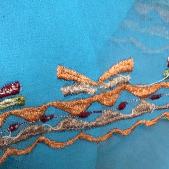 Gorgeous silk shawl extra long sarong scarf exquisite - Picture 3 of 6